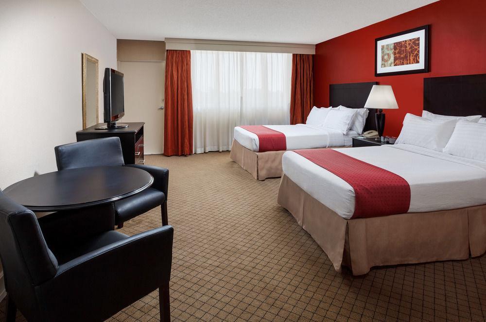 Baymont By Wyndham Fayetteville Fort Bragg Area Exterior foto
