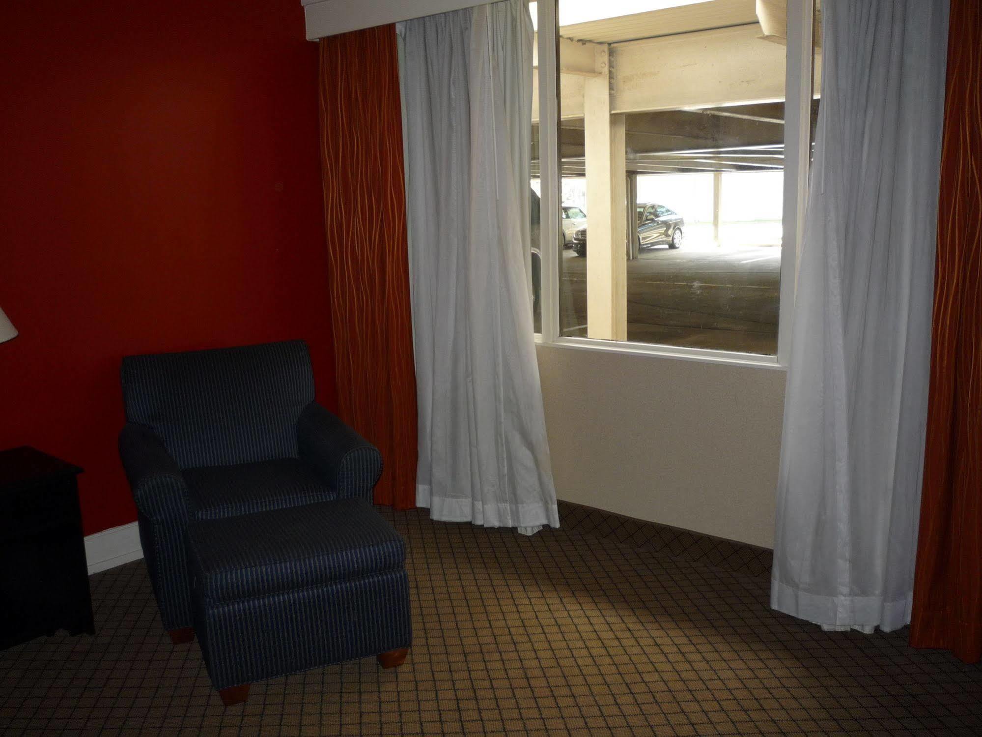 Baymont By Wyndham Fayetteville Fort Bragg Area Exterior foto
